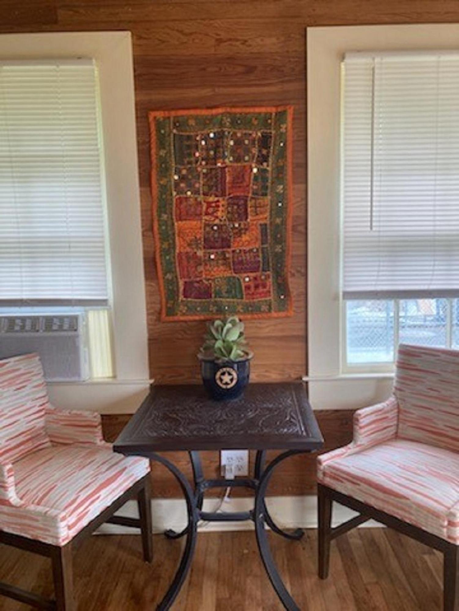 The Peaceful Pelican Llc Palacios Room photo